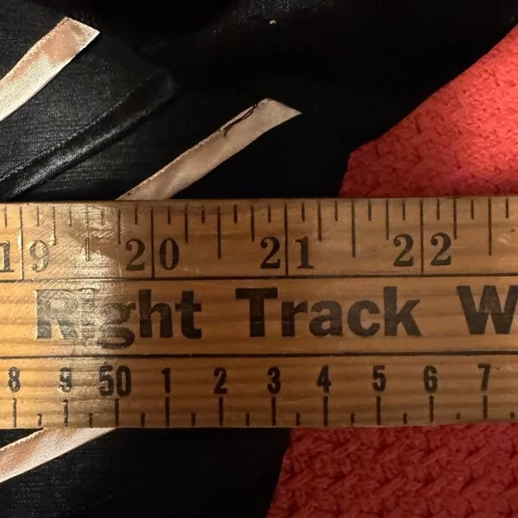 Elegant Black and White Women's Dress Suit - Picture 10 of 16